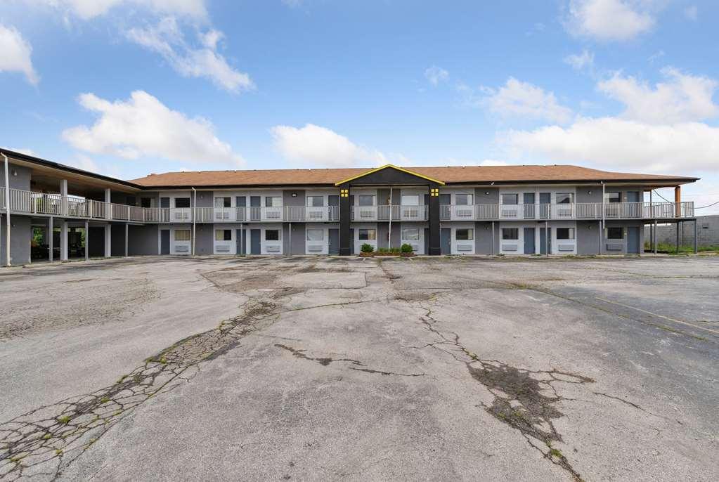 Super 8 By Wyndham Millbury/Toledo Ξενοδοχείο Εξωτερικό φωτογραφία