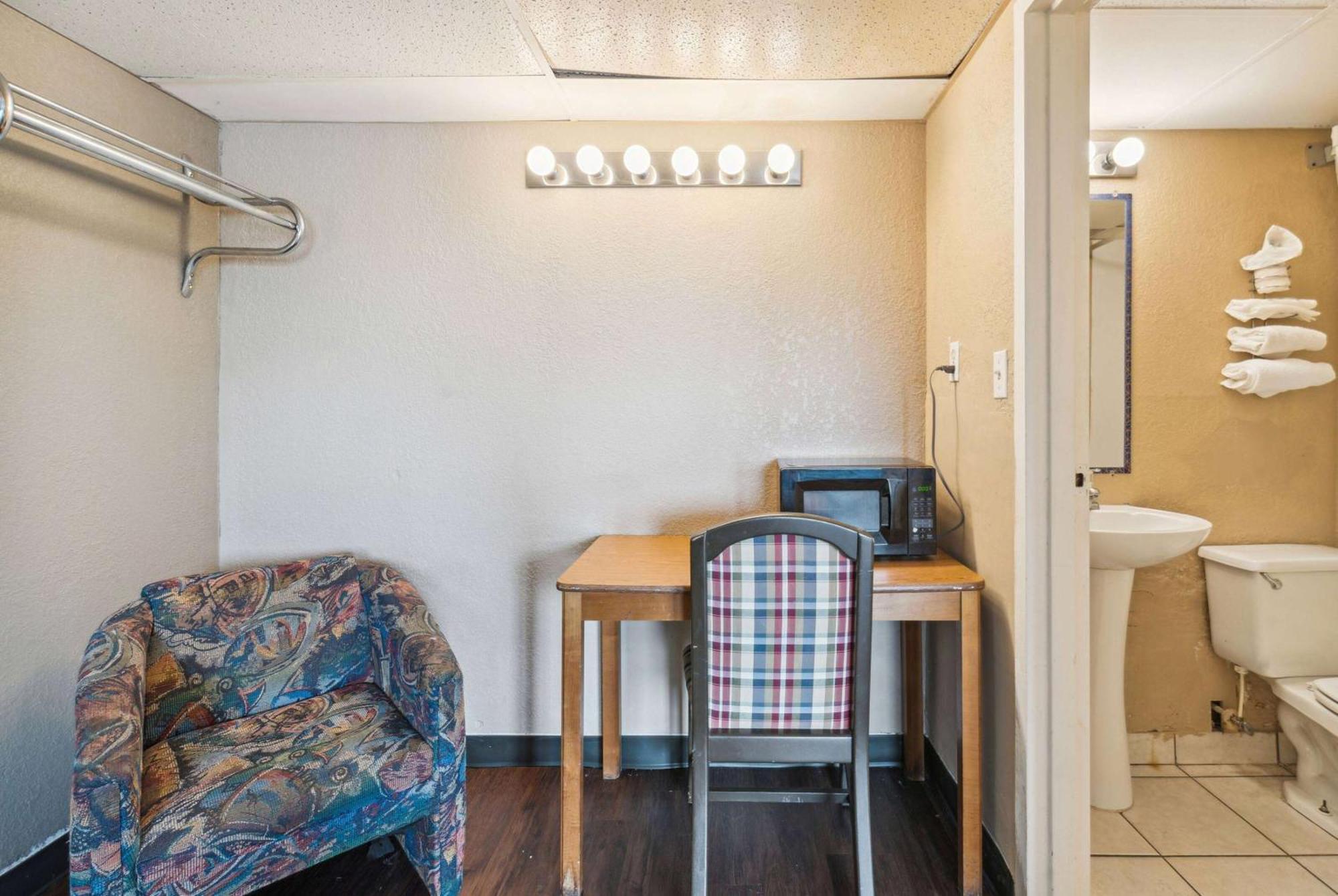 Super 8 By Wyndham Millbury/Toledo Ξενοδοχείο Εξωτερικό φωτογραφία