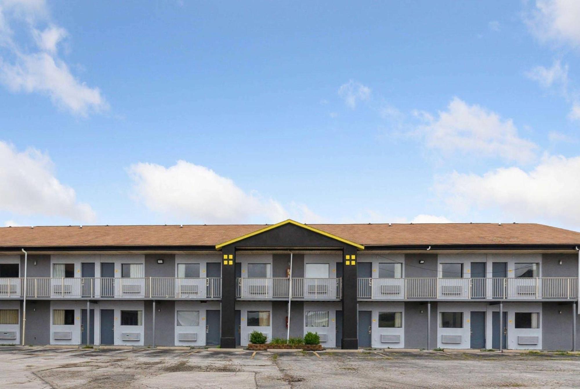 Super 8 By Wyndham Millbury/Toledo Ξενοδοχείο Εξωτερικό φωτογραφία